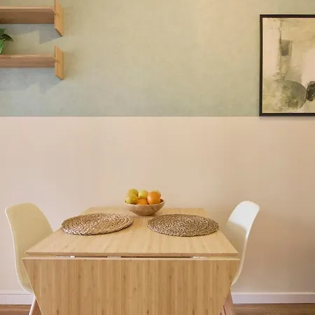 Modern In Alameda Διαμέρισμα *