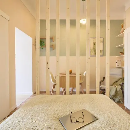 Modern In Alameda Apartmán *